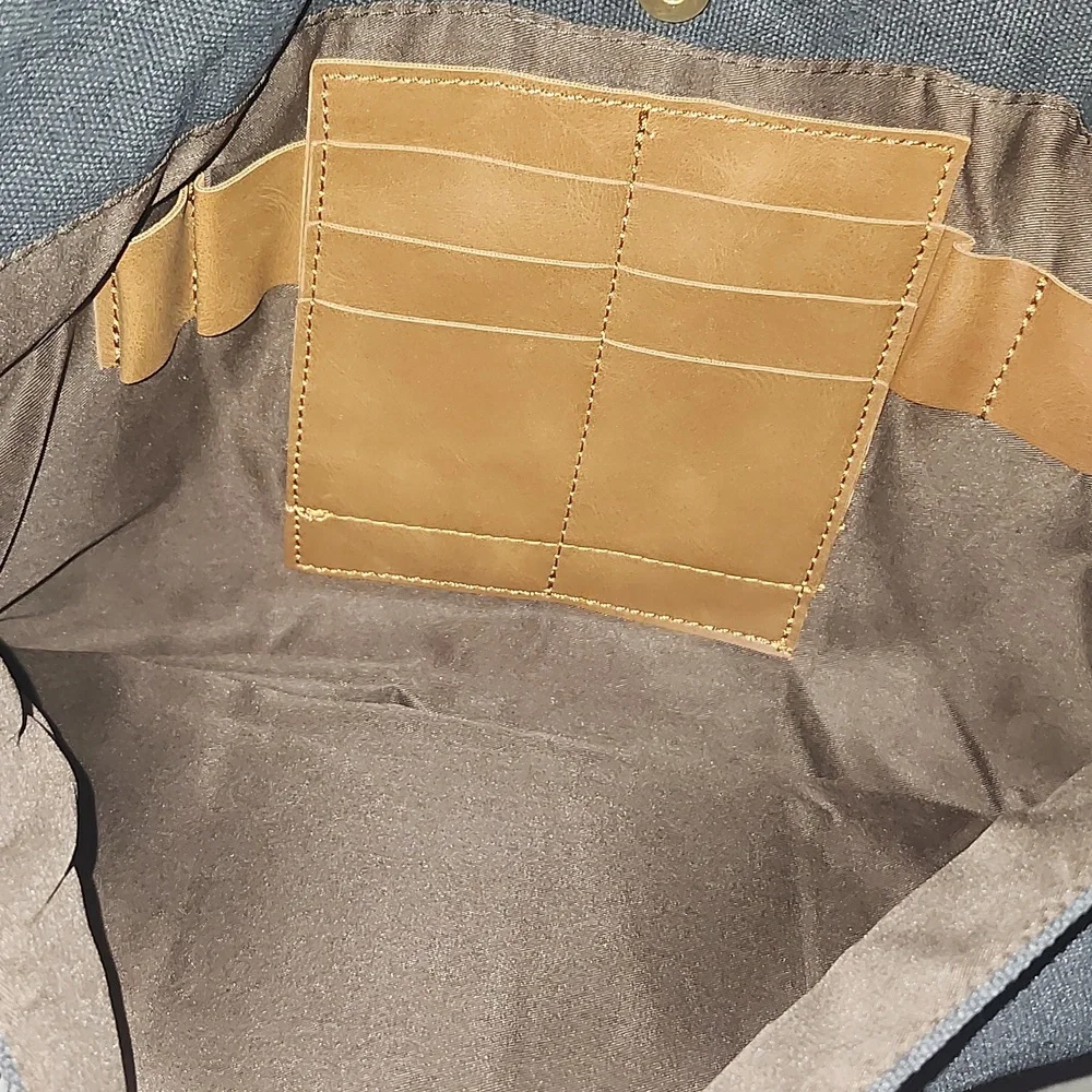 Rainsmore Messenger Bag